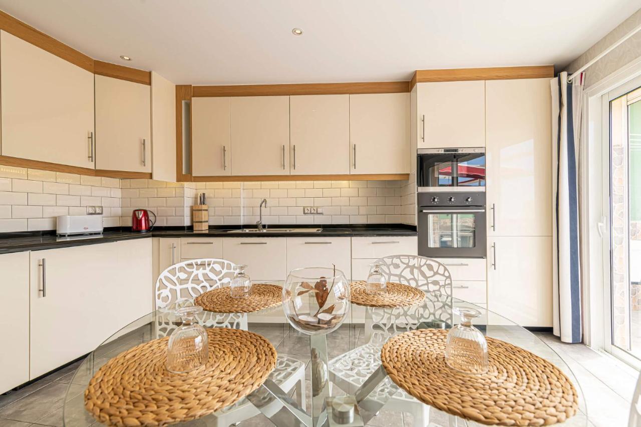 Penthouse Manureva By Pajarito Holidays Лос Кристианос Экстерьер фото